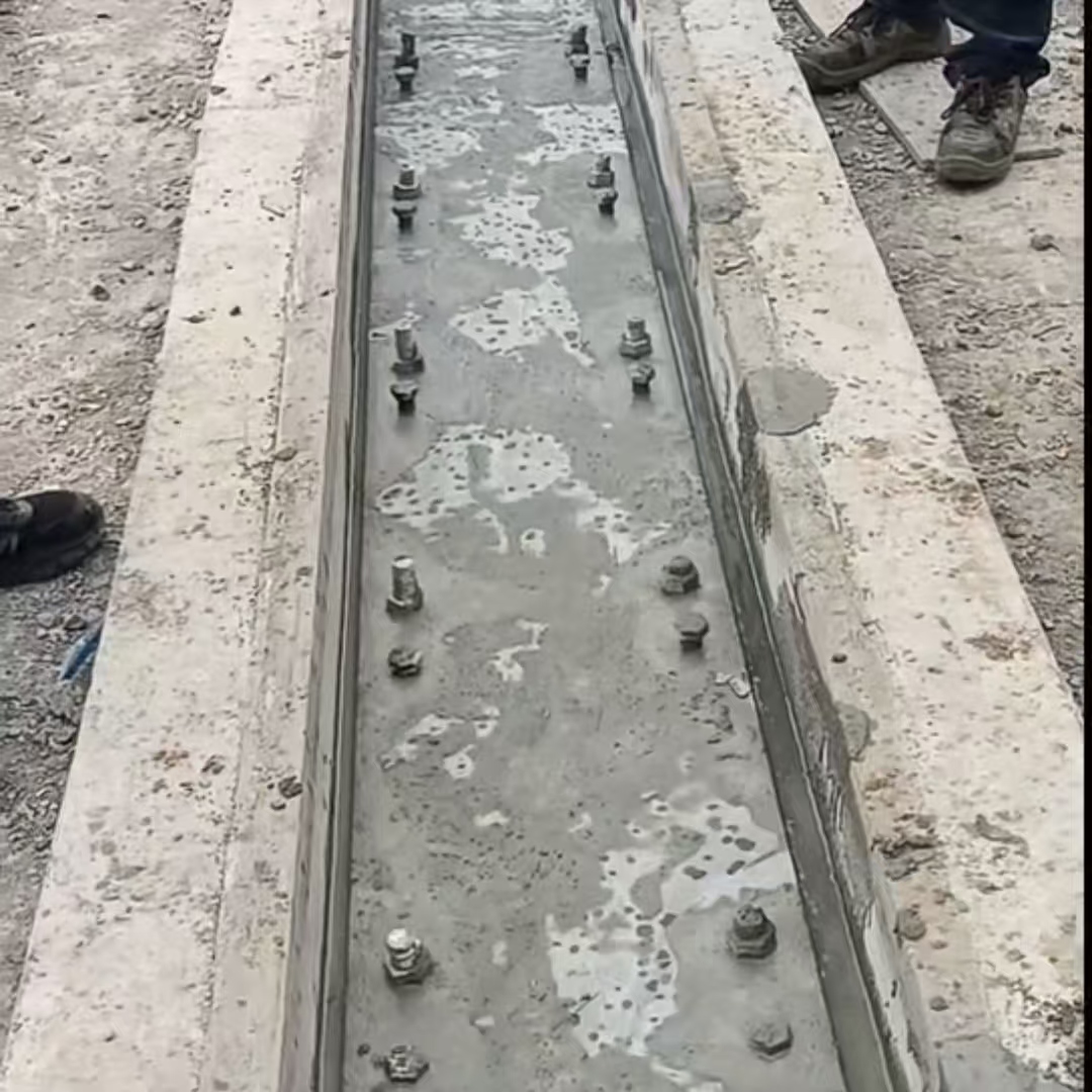 滁州港口码头起重机龙门吊重型机械设备稳固用早强快凝轨道胶泥